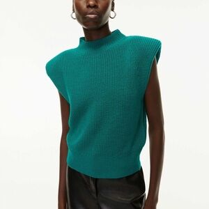 Aritzia Babaton
Hazlitt Sweater Vest size medium